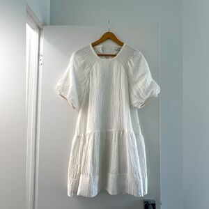 White balloon sleeve dress